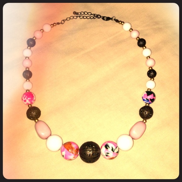 🌸 Pretty Chic Necklace 🌸