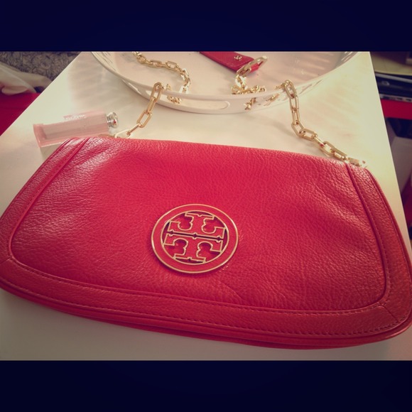 REDUCE!! A almost brand new Tory Burch Hand bag
