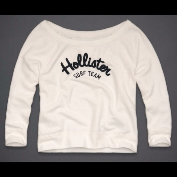 White and black Hollister shirt💕