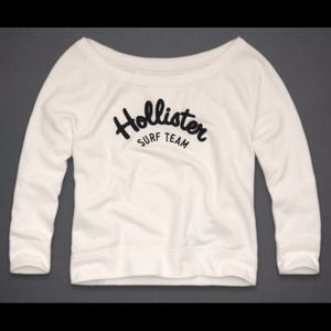 White and black Hollister shirt💕