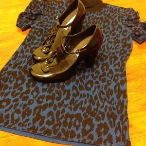 Patent leather Mary Jane heels