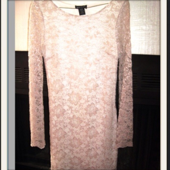 New Gorgeous Lace Dress - Picture 4 of 4