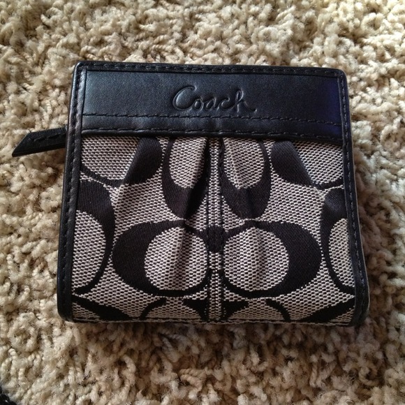 🌟Coach scarf and wallet bundle🌟RESERVED!!!