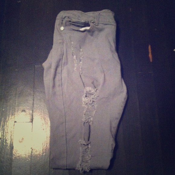 Rue 21 grey distressed skinnies