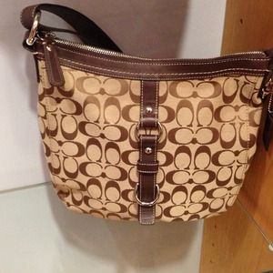 SOLD------> Coach cross body bag