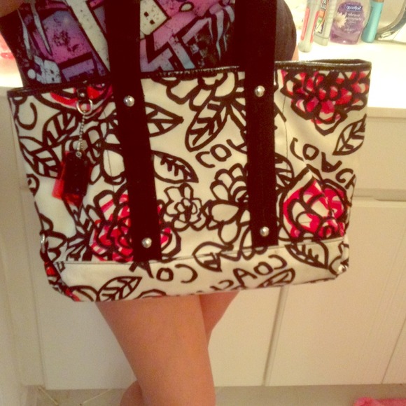 💯Authentic Coach Poppy Bag 👌