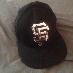 *******SOLD*******SF Giants fitted baseball cap!