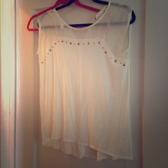 Cute white shirt - Picture 1 of 2