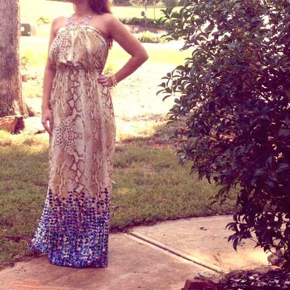 SOLD SOLD SOLD IN BUNDLE Gorgeous Maxi Dress