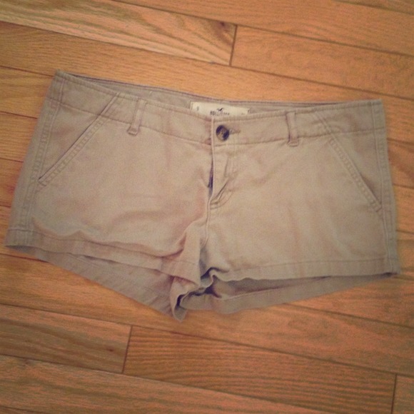 Tan hollister shorts