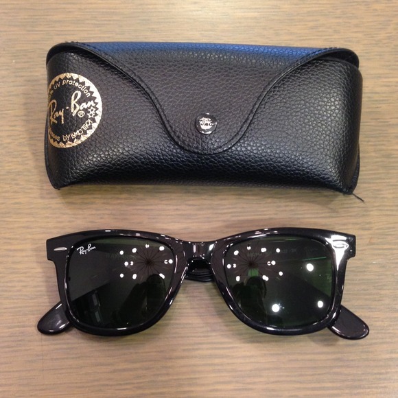 Ray-Ban Accessories - Ray-Ban Black Wayfarer with case