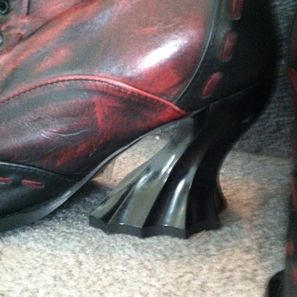 🎉💥Sold on EBay as bodies_redsonja💥🎉 - Picture 3 of 4