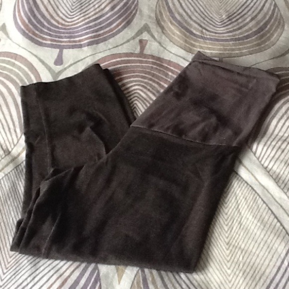 Maternity yoga pants
