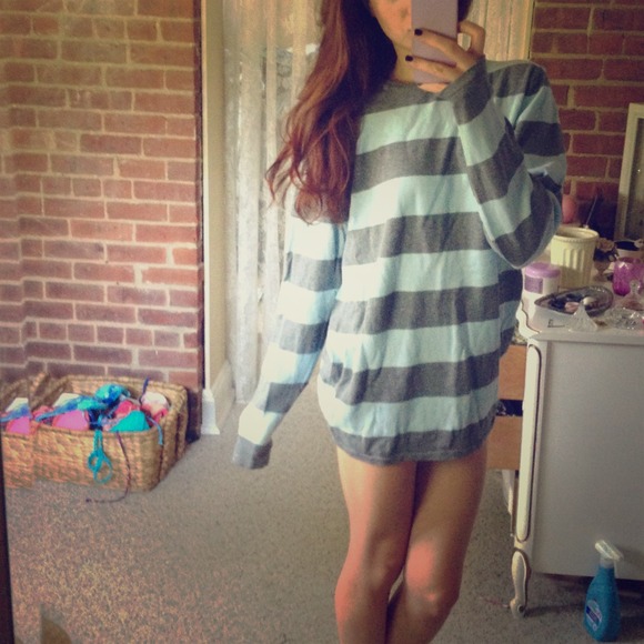 ❌SOLD❌ Urban Outfitters boyfriend sweater