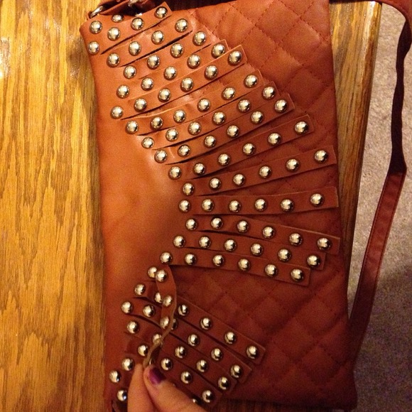 Brown frayed satchel ! - Picture 2 of 3