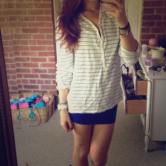 ❌SOLD❌ White with black stripes top