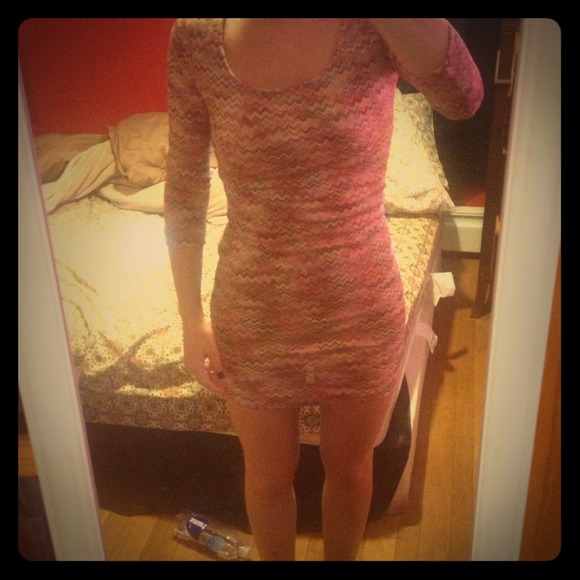 3/4 sleeve mini dress colored pattern