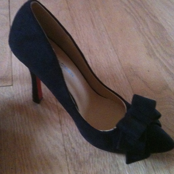 $$ SOLD $$NEW! 2013 ZARA Black Suede Pumps sz34 - Picture 2 of 4