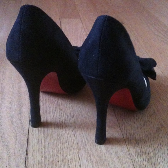 $$ SOLD $$NEW! 2013 ZARA Black Suede Pumps sz34 - Picture 3 of 4