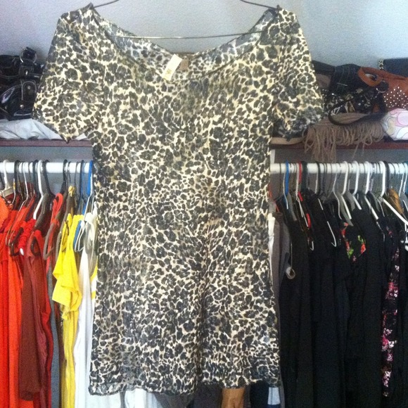 BKE leopard print see through top - Picture 3 of 4