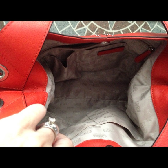 💥SOLD💥Large MK bag - Picture 3 of 3