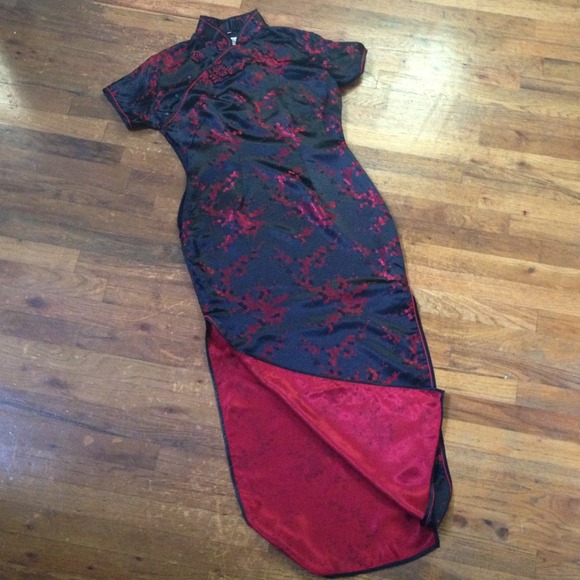 🚫 SOLD🚫 Traditional Chinese Dress -New!