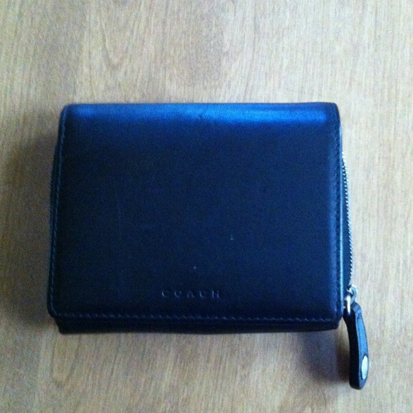 Coach wallet - Picture 1 of 3