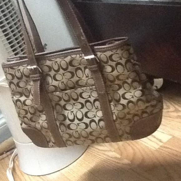 Handbag - Picture 3 of 3