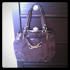 Got a new black purse