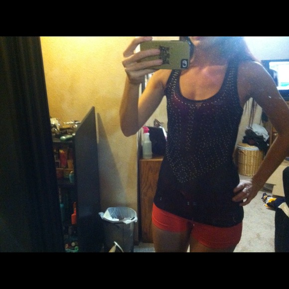 Black Tank. NO TRADES!! - Picture 3 of 3