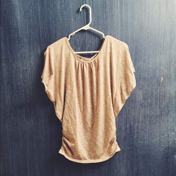 Cute flowy t-shirt top!
