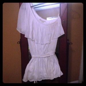 One shoulder top
