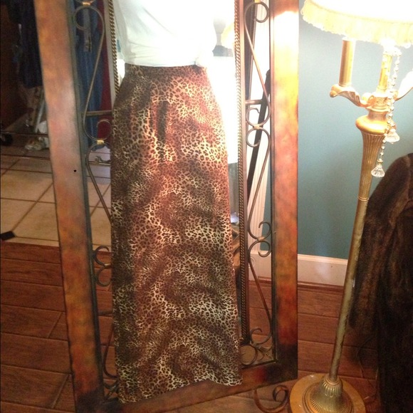Animal Print Cheetah Leopard Skirt - Picture 2 of 2