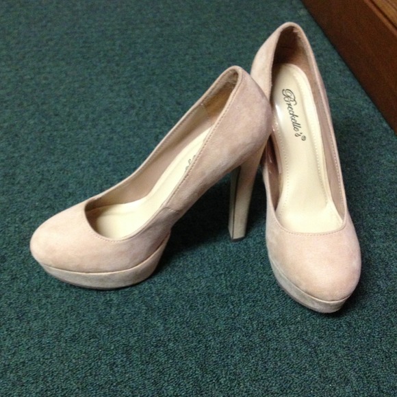 Nude Heels Brand New!