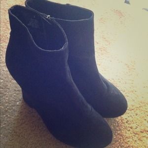 SOLD! 💜 Express Black Wedge Booties 💜