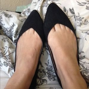 Black Pointy Flats with Gold Trim