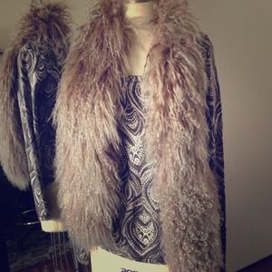 💢Reserved💢 Dare to impress! 100% fur scarf!