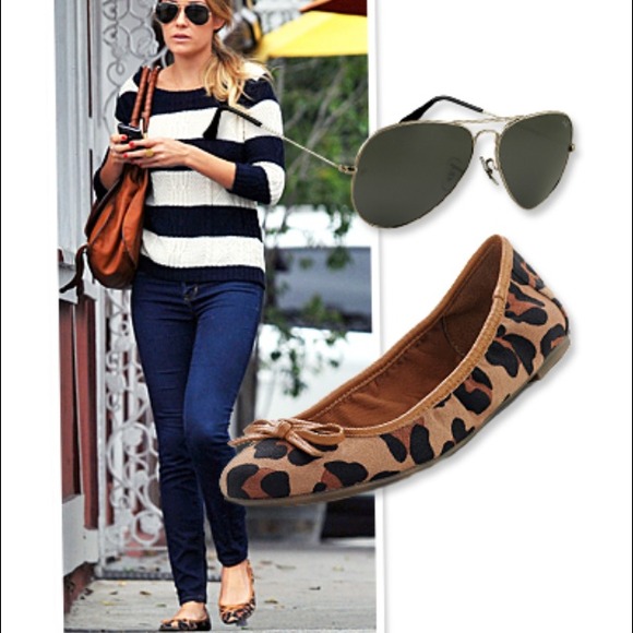 Xxx🔴Sold on Threaflip🔴Xxx Lauren CoNRad Flats