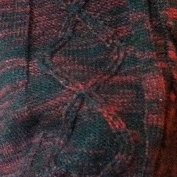 Red black mixed treads cute sweater!!! - Picture 2 of 4