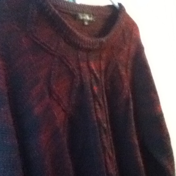 Red black mixed treads cute sweater!!! - Picture 4 of 4