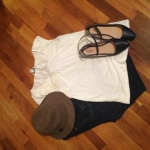 Medium Floral Ann Taylor Loft short sleeve shirt