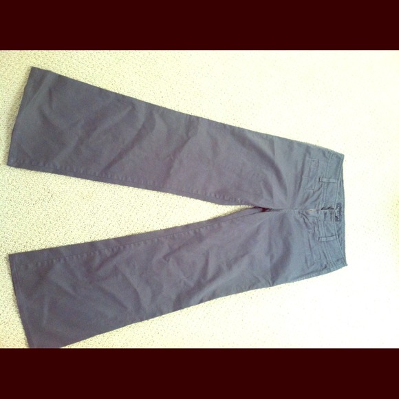 Sanctuary boot leg pants w a faded navy blue look
