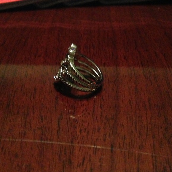 Beautiful Ring!! - Picture 4 of 4