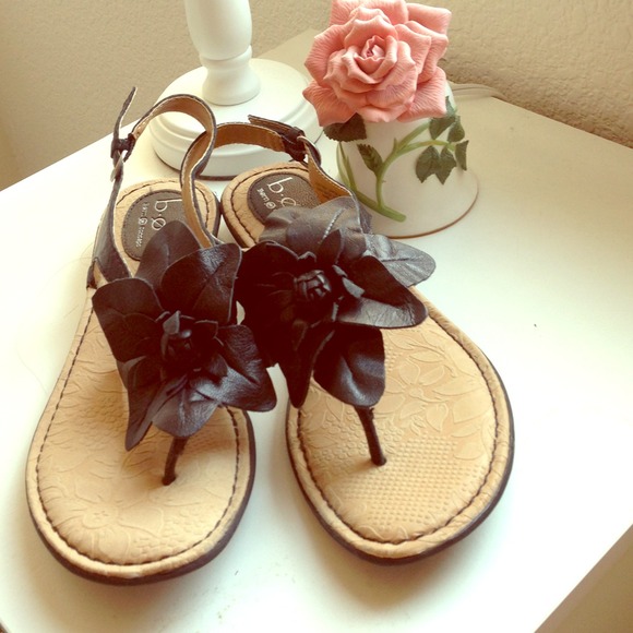 💕Black Flower b.o.c. Sandals 💕