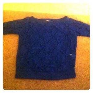 Quarter length sleeve lace shirt