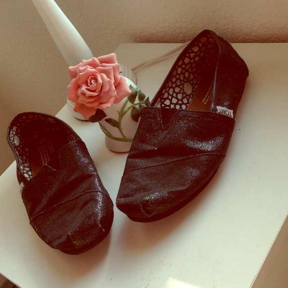 💕✨ BLACK SPARKLES TOMS SHOES ✨💕