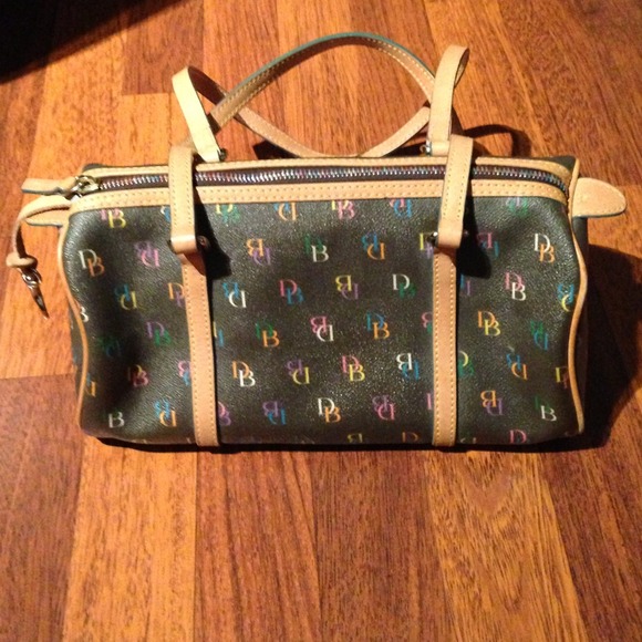 💯% Dooney & Bourke - Picture 1 of 4