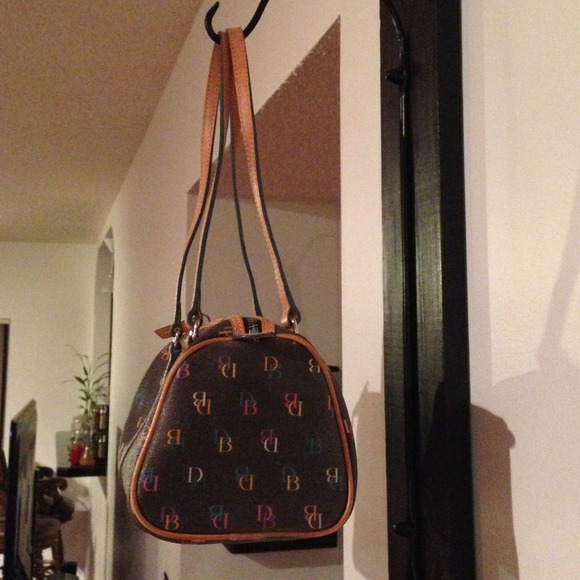 💯% Dooney & Bourke - Picture 3 of 4