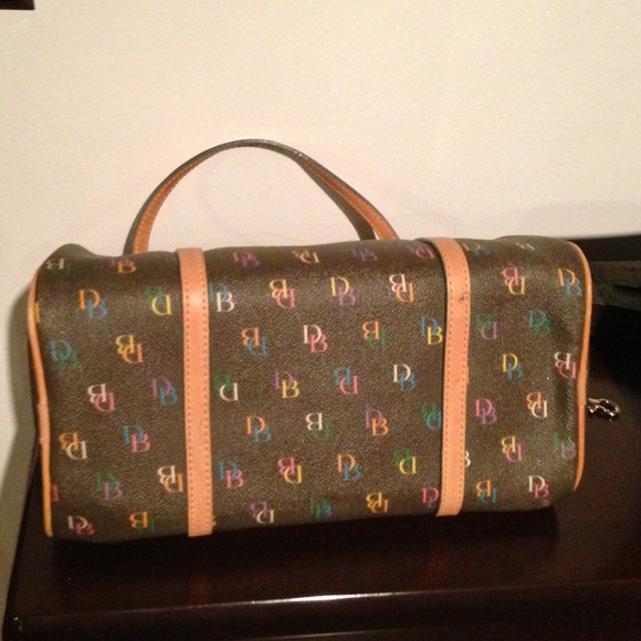 💯% Dooney & Bourke - Picture 4 of 4