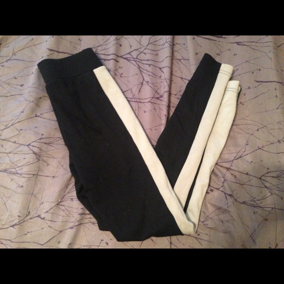 Black leggings with cream stripe!